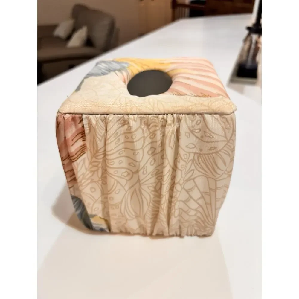 Vintage 90's classic style fabric material tissue square box cover peach floral